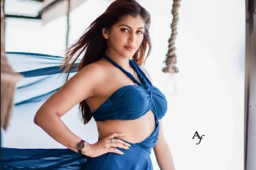 கிளாமரில் யாஷிகாவையே மிஞ்சும் அவரது தங்கை! போட்டோ பாருங்க