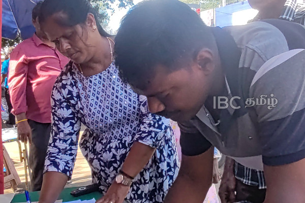 பயங்கரவாத தடைச் சட்டத்தை நீக்க கோரி கையெழுத்து வேட்டை! | Signature Drive Demanding Repeal Of The Pta பயங்கரவாத தடைச் சட்டத்தை நீக்க கோரி கையெழுத்து வேட்டை! | Signature Drive Demanding Repeal Of The Pta