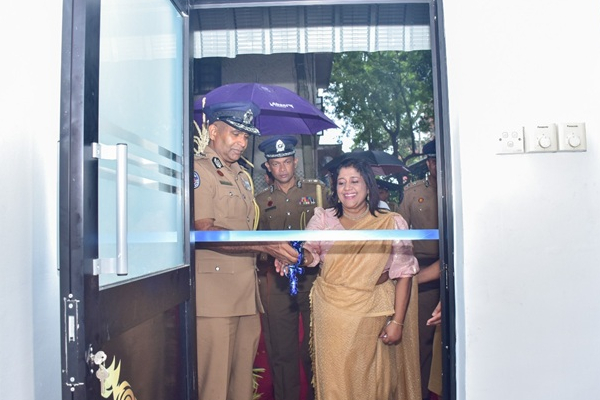 சிறிலங்கா காவல்துறைக்கு சொந்தமான முதல் அழகு நிலையம் | Newly Upgraded New Police Beauty Salon