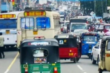 වාහන සම්බන්ධයෙන් නිවසේ සිටම ලබා ගත හැකි පහසුකමක් ගැන තාක්ෂණ රාජ්ය ඇමති කියයි - අද සිට ක්රියාත්මකයි..