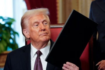 இந்தியா, சீனா மீது அமெரிக்கா 500% வரி; டொனால்டு ட்ரம்ப் ஒப்புதல் !