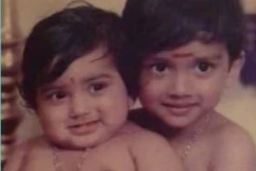 இந்த புகைப்படத்தில் இருக்கும் பிரபலம் யார் தெரியுமா?.. இதோ பாருங்க