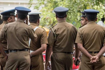 வீட்டிலிருந்து பெருமதியான பொருட்களை திருடிய சந்தேகநபர்கள் கைது: யாழில் சம்பவம்