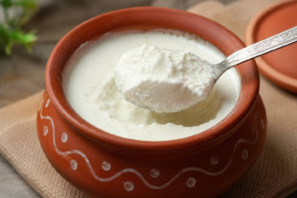 தயிரை எத்தனை நாட்கள் பிரிட்ஜில் வைத்து பயன்படுத்தலாம்? | How Long We Can Store Curd In Fridge