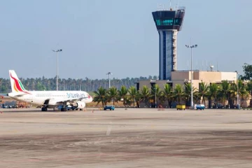 விமான நிலையத்தினூடாக நாட்டிற்குள் சட்டவிரோதமாக நுழைய முயற்சித்த வெளிநாட்டு பிரஜை நாடு கடத்தல்