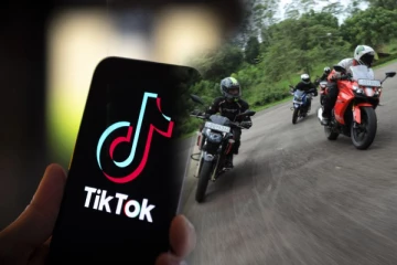 டிக் டொக் மோகத்தால் ஏற்பட்ட விபத்து; இளைஞர்களுக்கு நேர்ந்த கதி