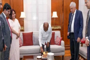 சபாநாயகர் மஹிந்த யாப்பாவின் பிறந்தநாள் நிகழ்வில் கலந்துகொண்ட ஜனாதிபதி ரணில்!