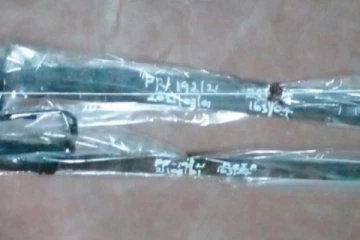 யாழில்  புல்லு வெட்டியினை வாளாக மாற்றிய இளைஞர்; அதிரடியாக கைது செய்த பொலிஸார்