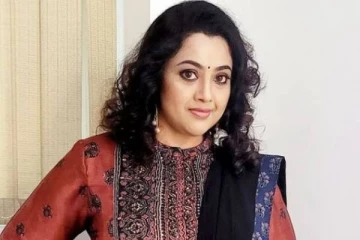 தொலைக்காட்சி நிகழ்ச்சியில் நடிகை மீனாவிடம் முத்தம் கேட்ட பிரபலம்- பின் நடந்தது என்ன பாருங்க