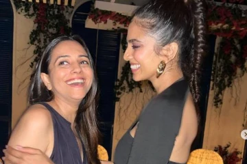 பிறந்தநாள் பார்ட்டி!! ரசிகர்களை வசியப்படுத்திய நடிகை மாளவிகா மோகனன்..