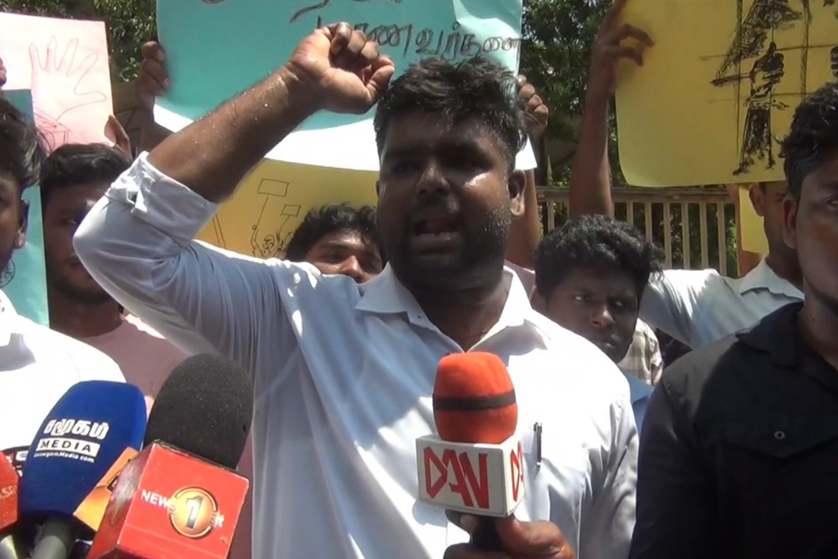 சிங்களமயமாக்கப்படும் யாழ்ப்பாண பல்கலைக்கழகம்! மாணவர் தரப்பிலிருந்து குற்றச்சாட்டு | Jaffna University Is Being Sinhalized Kavitharan சிங்களமயமாக்கப்படும் யாழ்ப்பாண பல்கலைக்கழகம்! மாணவர் தரப்பிலிருந்து குற்றச்சாட்டு | Jaffna University Is Being Sinhalized Kavitharan