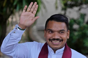 නාමල් රාජපක්ෂ රක්ෂිත බන්ධනාගාරගත කෙරේ
