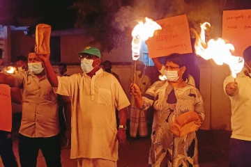 நாட்டின் பல இடங்களில் விலையேற்றத்தை கண்டித்து போராட்டம் (Video)