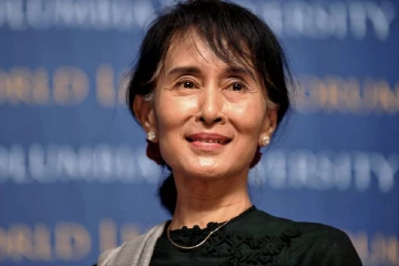 අවුන් සාන් සුකීගේ සිරදඬුවම අඩු කරයි