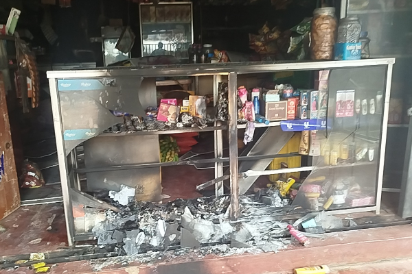 யாழில் பல்பொருள் அங்காடியில் பாரிய தீ விபத்து : எரிந்து நாசமான பொருட்கள் | Massive Fire Breaks Out At Supermarket In Jaffna