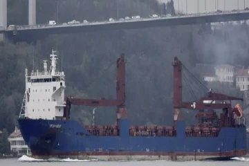 மத்தியதரைக் கடலில் ரஷ்யக் கப்பல் வெடித்ததில் இருவரை காணவில்லை