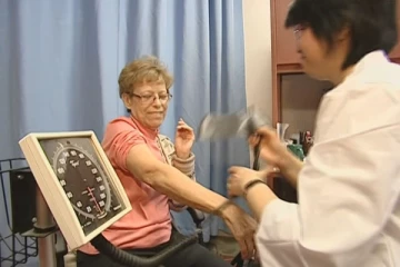 பன்றியின் கல்லீரல் மூலம் உயிர் காக்கப்பட்ட பெண் 30 ஆண்டுகளின் பின்னர் காலமானார்