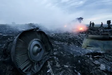 298 பயணிகளுடன் சுட்டு வீழ்த்தப்பட்ட மலேசிய விமானம்! குற்றவாளிகளுக்கு நீதிமன்றம் வழங்கிய தீர்ப்பு