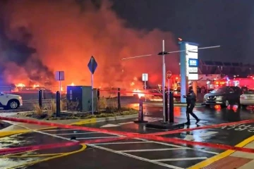 அமெரிக்காவை உலுக்கிய இன்னொரு விமான விபத்து... தீப்பந்தாக மாறிய விமானம்