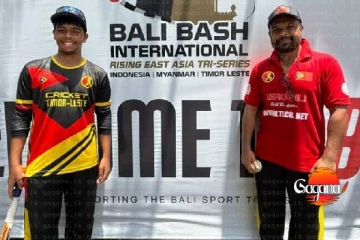 පිය-පුතු දෙදෙනෙක් එක්ව ක්‍රිකට් ඉතිහාසය අලුත් කරයි