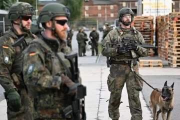 முகமூடி அணிந்தவர்களைக் கண்டு பொலிசாரை அழைத்த மக்கள்: ஜேர்மனியில் பெரும் குழப்பம்