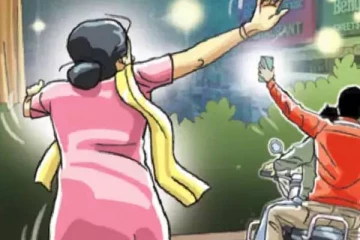 செல்போன் பறிக்க  நடந்து சென்ற பெண்ணின் கையை வெட்டிய கொடூரம்...