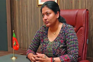 பாஜகவில் இருந்து காயத்ரி ரகுராம் 6 மாதங்களுக்கு நீக்கம் - அண்ணாமலை அதிரடி