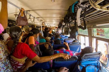 பேருந்தில் யுவதியை ஆபாசமாக படம்பிடித்தவருக்கு நேர்ந்த கதி