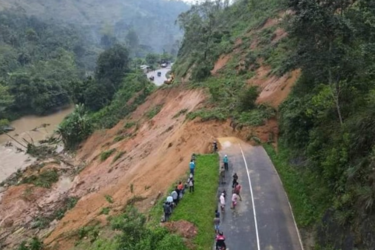 மண்சரிவு எச்சரிக்கை குறித்து வெளியான அறிவிப்பு | Landslide Red Warnings Lifted மண்சரிவு எச்சரிக்கை குறித்து வெளியான அறிவிப்பு | Landslide Red Warnings Lifted