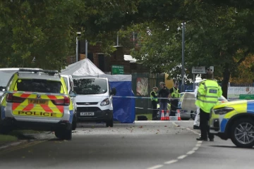 பிரித்தானியாவில் கத்தியுடன் திரிந்த நபர் - பொலிஸார் சுட்டுக்கொலை