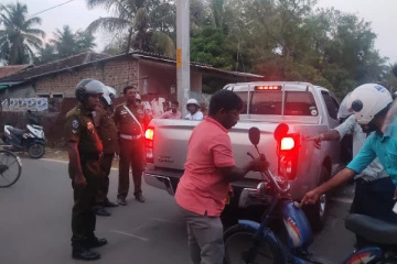 பிள்ளையானின் வாகன தொடரணியில் ஏற்பட்ட விபத்தில் சிக்கி குடும்பஸ்தர் படுகாயம் (photos)