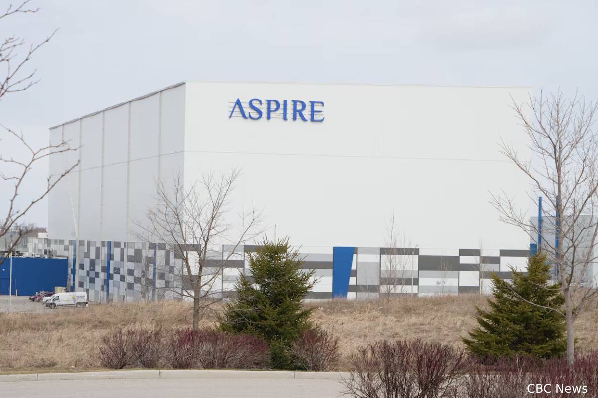 நஷ்டத்துக்குள்ளான உலகின் மிகப்பெரிய வெட்டுக்கிளி பண்ணை | World Largestcricket Farm Firm In Loss