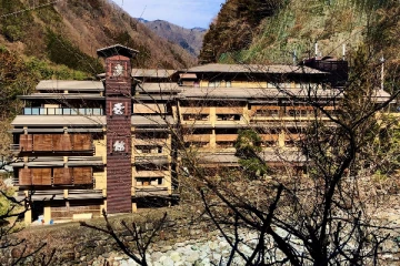 1318 ஆண்டுகள் பழமையான ஹோட்டல்...52 தலைமுறைகளாக கவனிக்கும் ஒரே குடும்பம்