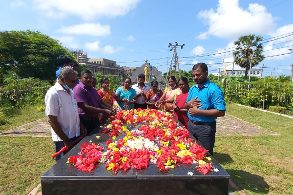 வடக்கு - கிழக்கில் இடம்பெற்ற தந்தை செல்வாவின் 45 ஆவது நினைவு தினம் அனுஷ்டிப்பு (Video) | 45Th Remembrance Day Events Of Father Selva