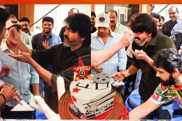 வாரிசு வெற்றியை ஹைதராபாத்தில் கேக் வெட்டி கொண்டாடிய விஜய்