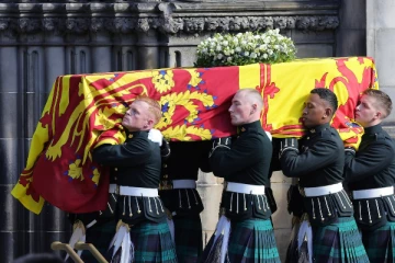 ராணியின் உடல் அடக்கம் செய்யப்பட்டது - அதிகாரப்பூர்வ அறிவிப்பு வெளியானது