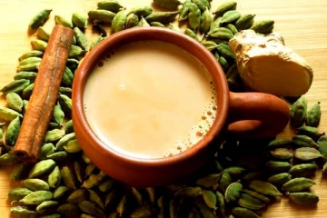 தேநீரில் ஏலக்காய் போட்டு குடித்தால் இவ்வளவு ஆபத்தா? டீ பிரியர்கள் தெரிஞ்சிக்கோங்க