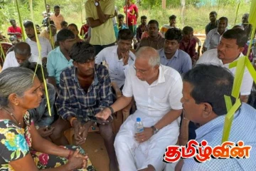 முத்தையன்கட்டில் இராணுவத்தால் தாக்கப்பட்டு உயிரிழந்த இளைஞனுக்கு இறுதி அஞ்சலி செலுத்திய தமிழ் அரசுக்கட்சி