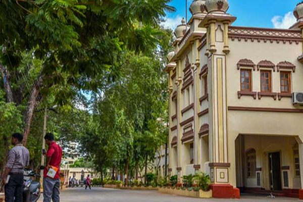 யாழ்ப்பாணப் பல்கலைக்கழகத்தில் 19 மாணவர்கள் அதிரடி கைது | 19 Students Arrested At Jaffna University