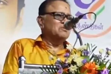 மேடையில் எல்லைமீறி முகம் சுளிக்க வைக்கும் கெட்ட வார்த்தை!! நடிகர் ராதாரவி பேசிய வீடியோ வைரல்