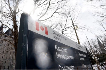 கனடாவில் வரி கோப்புக்களைள பதிவு செய்யாதோருக்கு அறிவுறுத்தல்