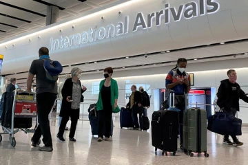 கோவிஷீல்டு தடுப்பூசி பெற்றவர்களுக்கு மகிழ்ச்சியான தகவலை வெளியிட்ட   இங்கிலாந்து!