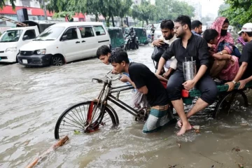 பங்களாதேஷில் சீரற்ற காலநிலையினால் 51 பேர் உயிரிழப்பு