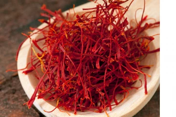 கர்ப்பகாலத்தில் பெண்கள் குங்குமப்பூ சாப்பிட்டால் குழந்தை வெள்ளையாக பிறக்குமா?