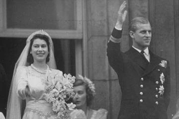 மகாராணியாரின் திருமண புகைப்படங்களில் நிகழ்ந்த தவறு... எப்படி சரி செய்தார்கள் தெரியுமா?