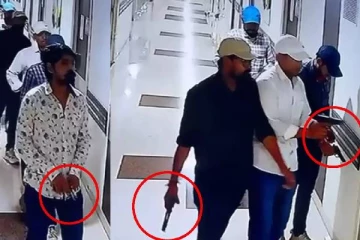 பரோல் கைதியை மருத்துவமனைக்குள் புகுந்து சுட்டுக் கொன்ற கும்பல்.., வெளியான அதிர்ச்சி வீடியோ