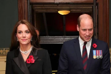 பிரித்தானியாவின் நினைவேந்தல் விழா: poppies-களுடன் இளவரசி கேட் மிடில்டன் சிறப்பு தோற்றம்!