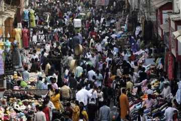 1000 கோடியை நெருக்கும் உலக மக்கள் தொகை!