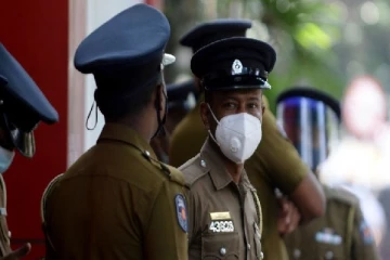 யாழ் .மருத்துவ பீட மாணவியென போலி அடையாள அட்டையுடன் தங்கியிருந்த யுவதி கைது