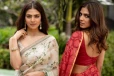 யாராச்சும் முகத்த பாக்குறானா பாரு..படுகவர்ச்சியான உடையில் குளிக்கும் மாளவிகா மோகனன்